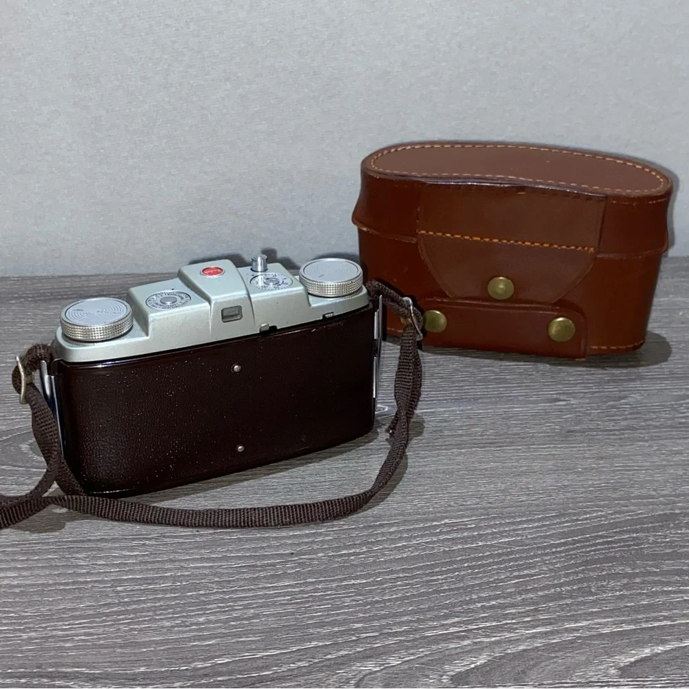 VINTAGE KODAK Pony 135 Model C Camera & Leather Case